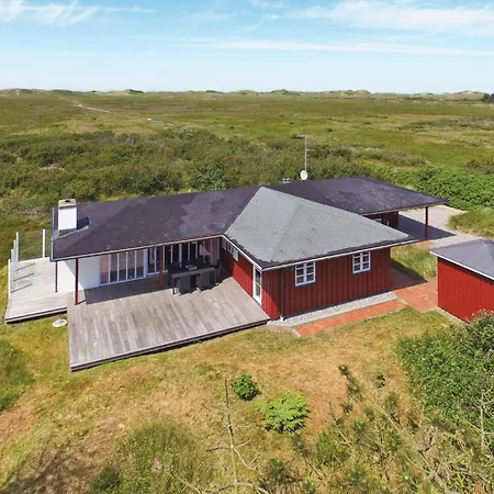 Holiday home Stunning In Hvide Sande With Kitchen